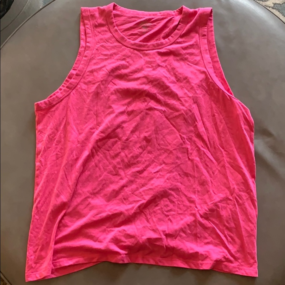 pink tank top